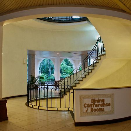 Plaza Beach Hotel Бамбури Екстериор снимка