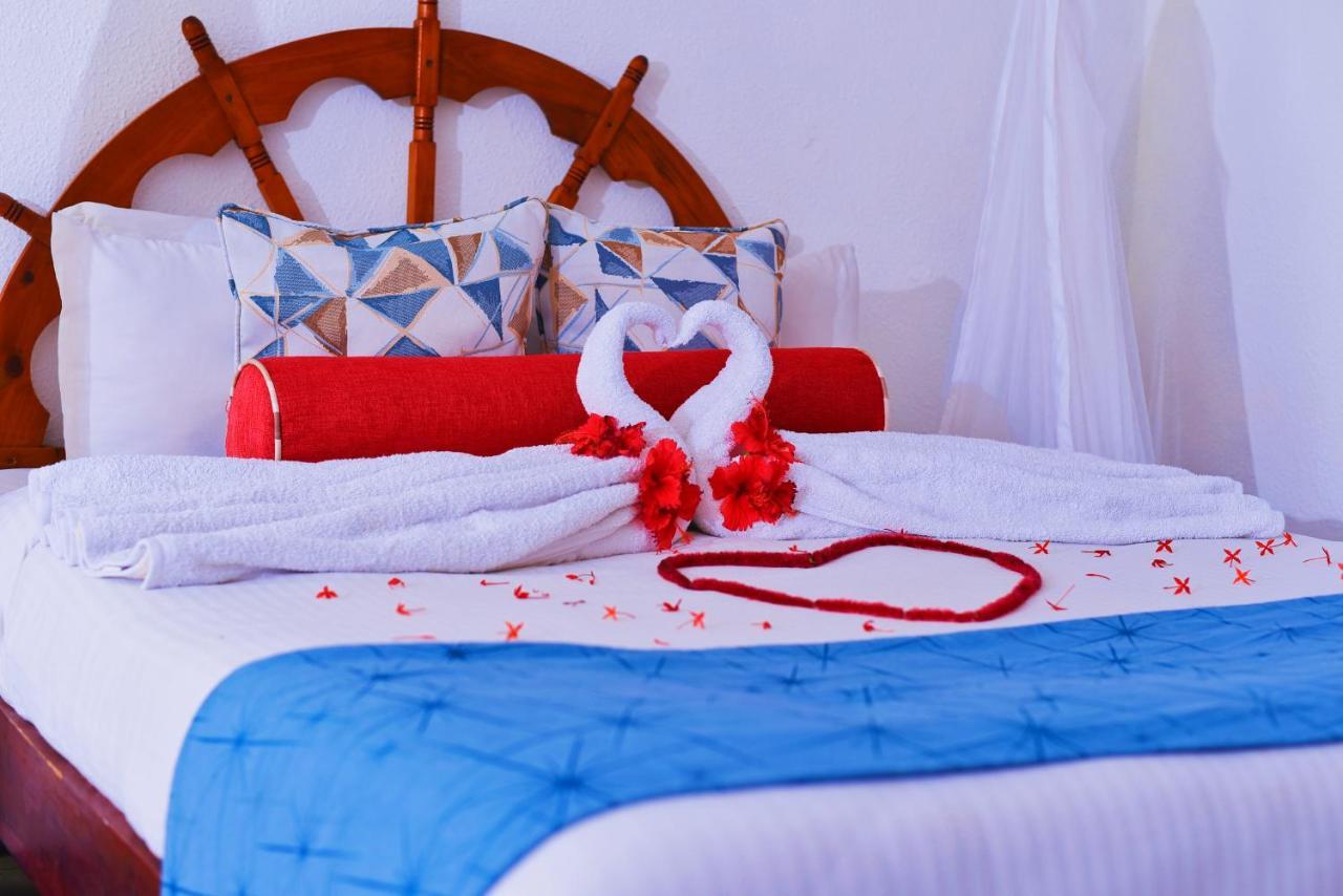 Plaza Beach Hotel Бамбури Екстериор снимка